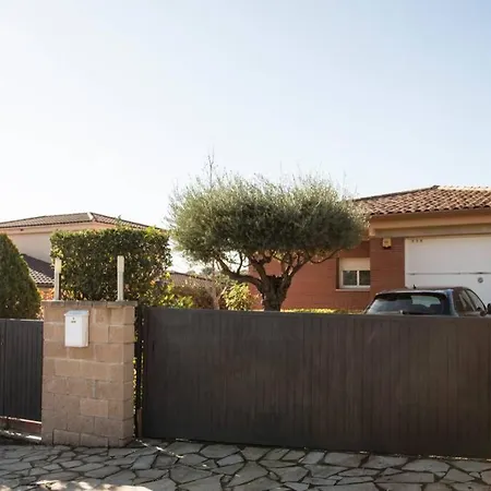 Nyaraló Casa Bella Con Piscina Caldes de Montbui